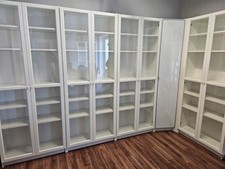 Billy Regale mit Türen und je