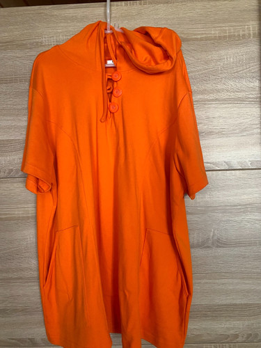 Kurzärmliges shirt mit - kurzärmliges,