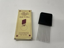 The Pampered Chef `Hold N