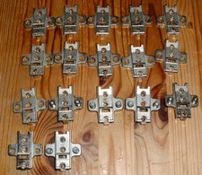 2 Grass Möbel-Scharniere 52 mm, Flügelmontageplatte Kreuzplatte