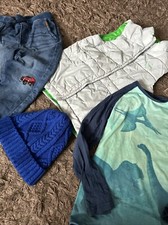 bekleidung paket jungen 122/128  4 Teile Mütze Weste Jeans T-schirt 