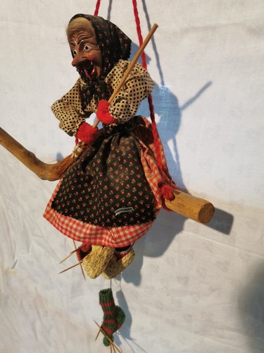 Fliegende hexenfigur alt - hexenfigur,, und