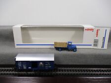 Märklin H0 Museum 1998 Güterwagen gedeckter Güterwagen der DR mit LKW in OVP