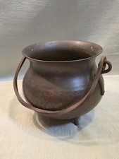 Alter Kupferkessel mit