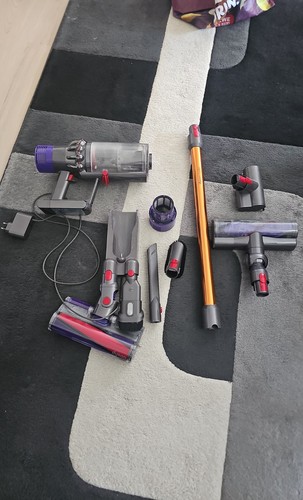 Dyson cyclone v10 - dyson,