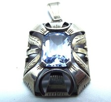 Riesiger antiker Anhänger 835