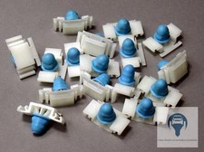 10x Zierleistenklammern