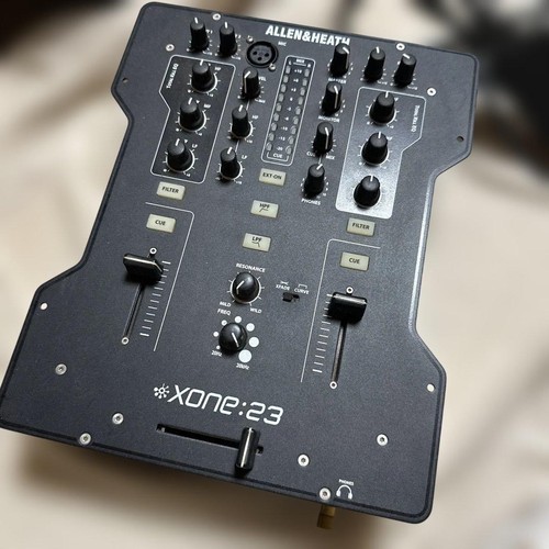 Allen heath xone 23 - &,