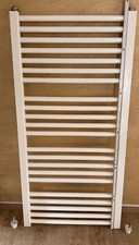 Handtuchheizkörper, Höhe 120 cm Breit 58 cm mit Abstandhalter 