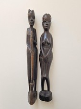 2 afrikanische Holzfiguren –