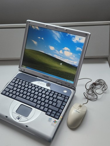 Retro windows laptop intel - xp,