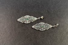 Paar große dekorative Ohrgehänge Silber und Smaragde im Art Deco Stil