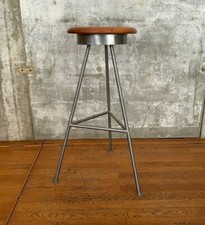 1 von 2 Dreibeinhocker | hohe