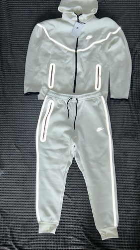 Nike anzug mit reflektoren - anzug,