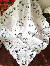 Weißwäsche--Landhaus--Tischdecke -Stickerei-Spitze- Weiß-80 x 79 cm