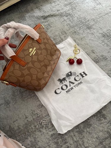 Tasche mit kirschenanhänger - tasche,