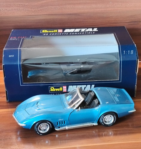 Revell chevrolet corvette - 1:18,