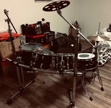Tama Schlagzeug (Snare, Hi Tom, Mid Tom, Low Tom, Hihat, Splash + Hardware)