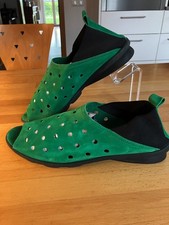 Arche Peep Toe Slipper mit Cut Outs, Nubuk grasgrün in 42