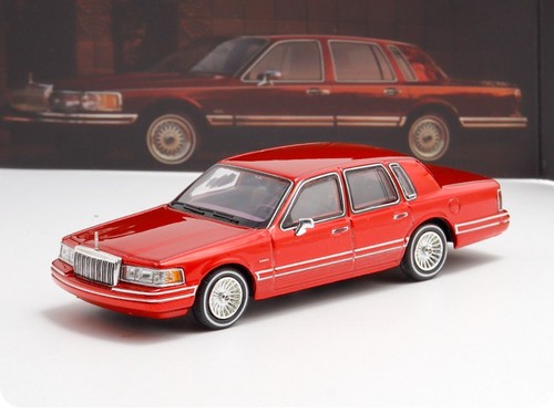 Lincoln town limousine - town,