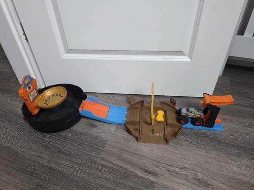 Hot wheels monster trucks - hot,