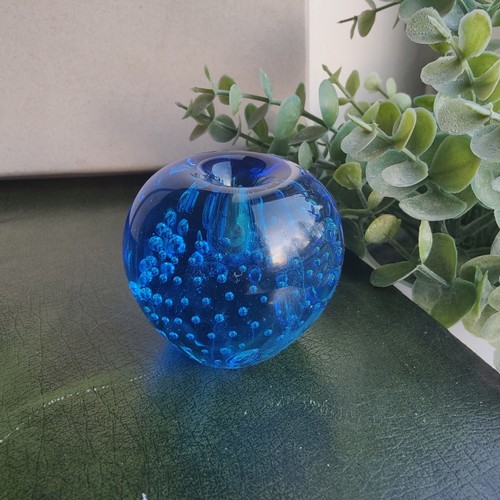Apfelförmiger blau