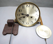 Altes Regulator-Uhrwerk nach