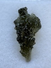 Natürlicher Moldavit Rohstein