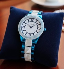 Guess W0074L3 Damen-Armbanduhr