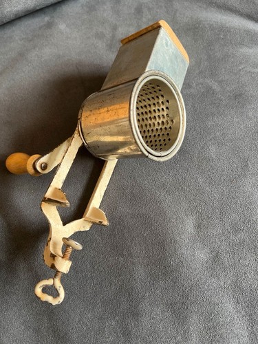 Antike alte nussmühle - ⏰,