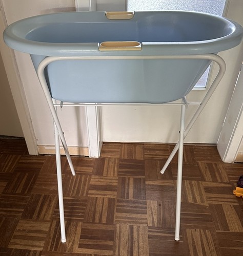 Babywanne hellblau mit