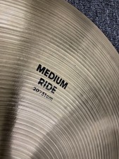ZILDJIAN Avedis Medium Ride 20"