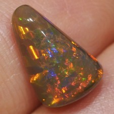 3.12 ct Multicolor Welo Edelopal Opal Schmuck Edelstein Cabochon aus Äthiopien