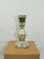 Kerzenständer mit Blumen