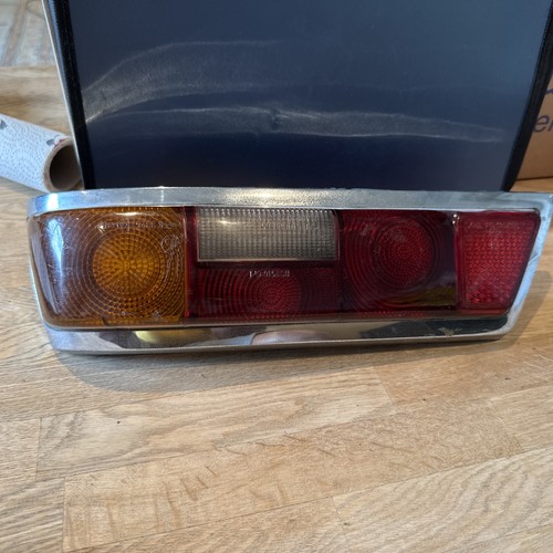 Mercedes 110 820 1266 - r, w110