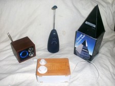 4 verschiedene Design Radios