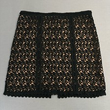 Kendall + Kylie schwarzer Häkel Minirock M beige gefüttert Reißverschluss hinten Jenner Style