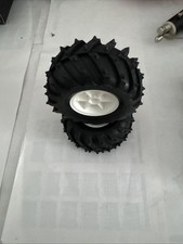 Tamiya Monster Truck Reifen 2x neu mit Felgen / 1:10 Wheely RC