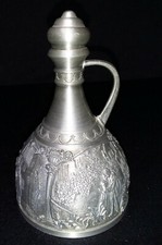 SKS Zinn 95% Karaffe Antik Zinndeckel mit Kortz Henkel Relief Motive S 616