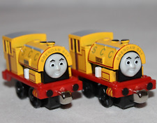 Thomas und seine Freunde Set Bill und Ben Take along Take-N-Play Advent Vitrine