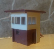 Hersteller unbekannt   (Spur N)    Stellwerk / Blockstelle  - fertig gebaut