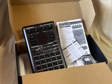 Roland SP-404 MkII Creative Sampler und Effektor mit Box
