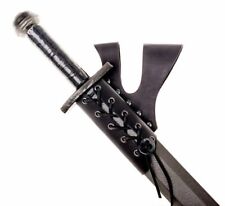 Schwerthalter geschnürt aus