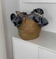 Tagesdecke + Korb Plaid mit Pompons / Quasten wie neu! blau beige 100% Baumwolle