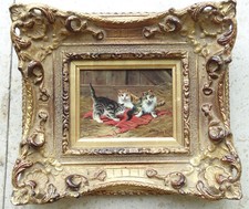 3 Kätzchen in einer Scheune kleines Ölgemälde / Holz signiert Katzen