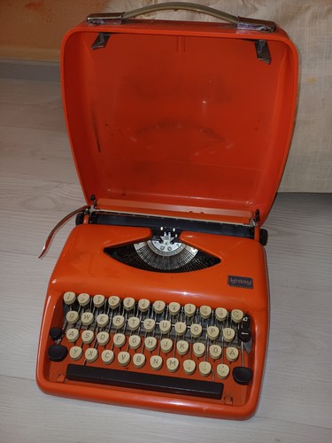Tessy koffer schreibmaschine - tessy,