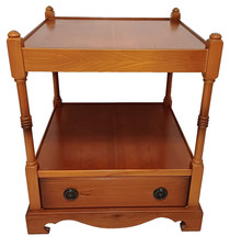 Beistell-/Lampentisch