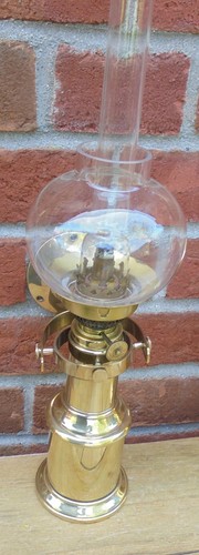 Petroleumlampe wandhängend - petroleumlampe,