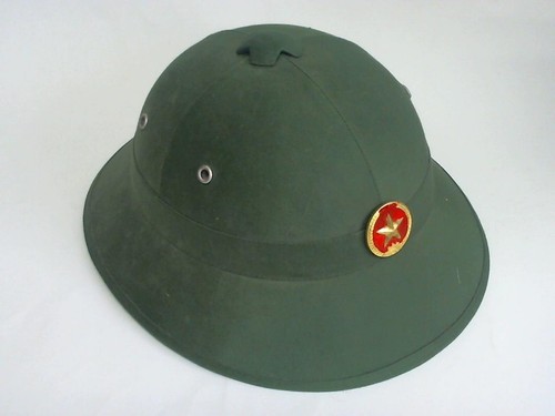 Tropenhelm-Replik