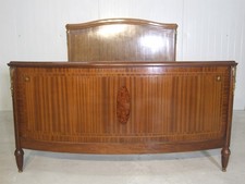 KM 487 Antikes Bett aus